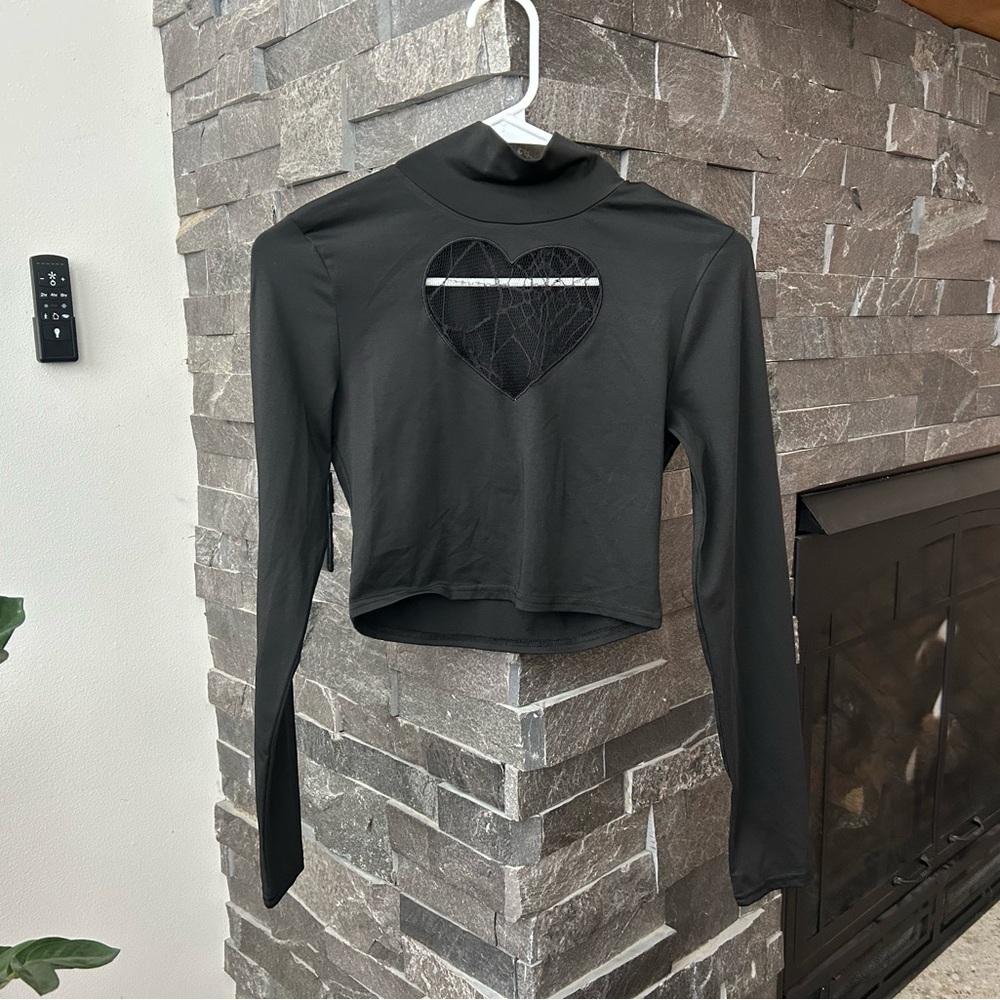 ROMWE Heart Cutout w/ Spiderweb Design Crop Top